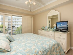 3 makuuhuonetta, silitysrauta/-lauta, internet