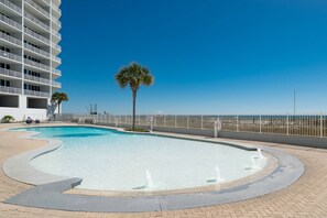 Piscine couverte, piscine chauffée