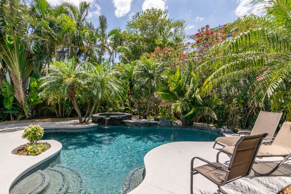 A heated pool - Beachside. Private Pool Home Steps To Beach (Holmes Beach)