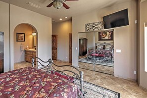 4 bedrooms, iron/ironing board, Internet, bed sheets