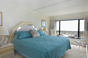 2 bedrooms, iron/ironing board, WiFi, bed sheets - Cozy, comfortable 2 bedroom oceanfront condo with coastal decor, free WiFi, and gorgeous view of the ocean and dunes just steps to the beach! (Ocean City)