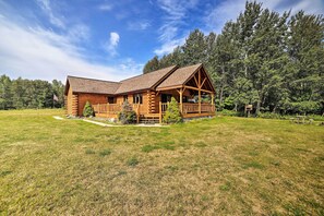 Exterior - Rapid River Log Cabin w/ Loft on 160 Scenic Acres (Rapid River)