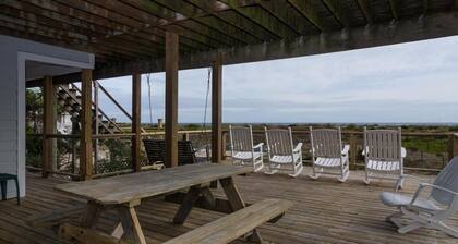 Tradicional unidad frente al mar en el centro de Wrightsville Beach