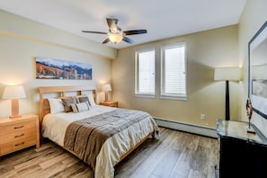 2 chambres, literie de qualité supérieure, fer et planche à repasser
