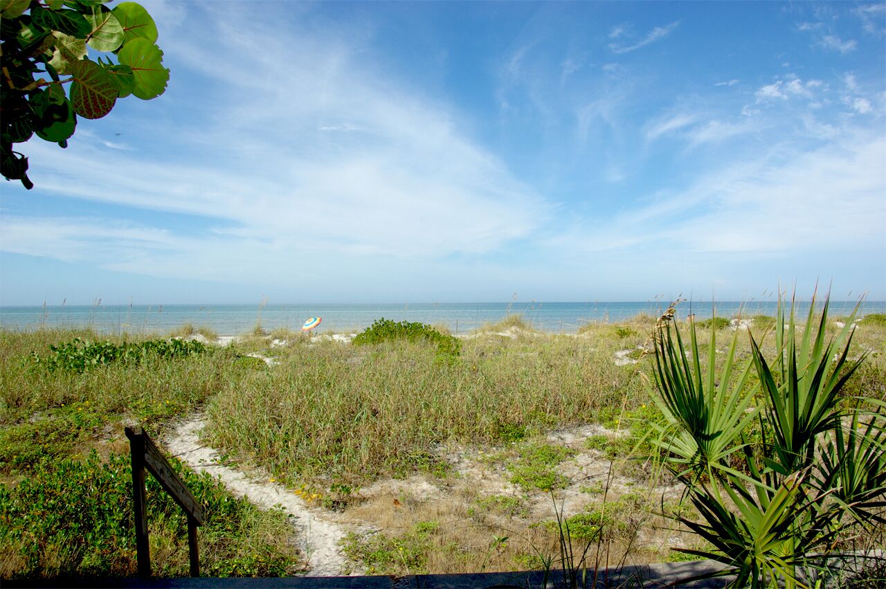 Gulf Front Private Home. Dogs Welcome (under 50#). 2 Bedroom, 1 Bath-Sleeps 6