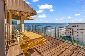 Outdoor dining - Amazing Oceanfront Penthouse SMP (Garden City)