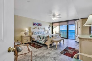 3 bedrooms, WiFi - Amazing Oceanfront Penthouse SMP (Garden City)