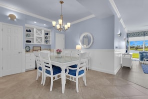 Dining - SEAGRAPE at Greenlinks - Best View in Lely, Renovated Coastal Golf Villa! (Naples)