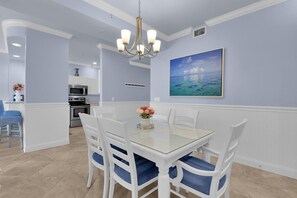 Dining - SEAGRAPE at Greenlinks - Best View in Lely, Renovated Coastal Golf Villa! (Naples)