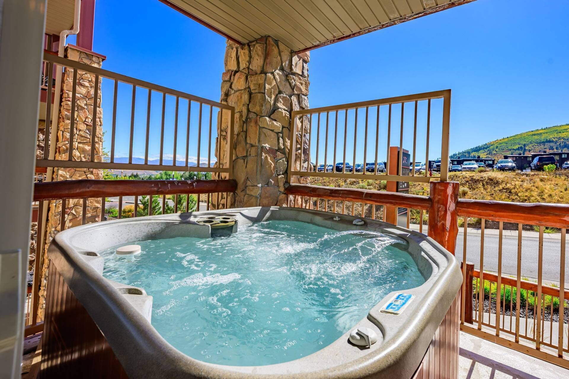 Tina de hidromasaje al aire libre