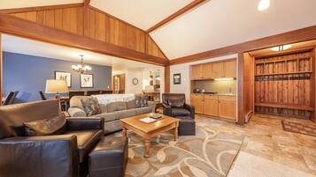 TV, fireplace, DVD player