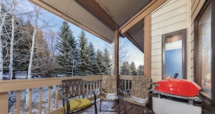 Teewinot D5: Teton Village - Kaunis ylimmän kerroksen huoneisto - Vuodepaikkoja 10 - Allas- ja porealtaat!