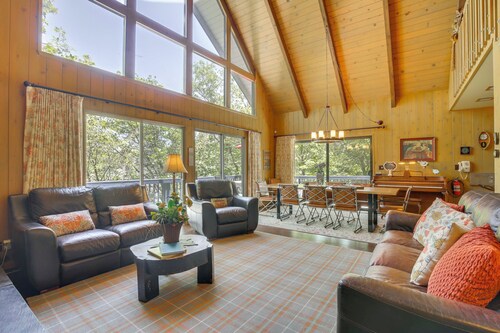Lake Arrowhead Family Home w/ Game Room