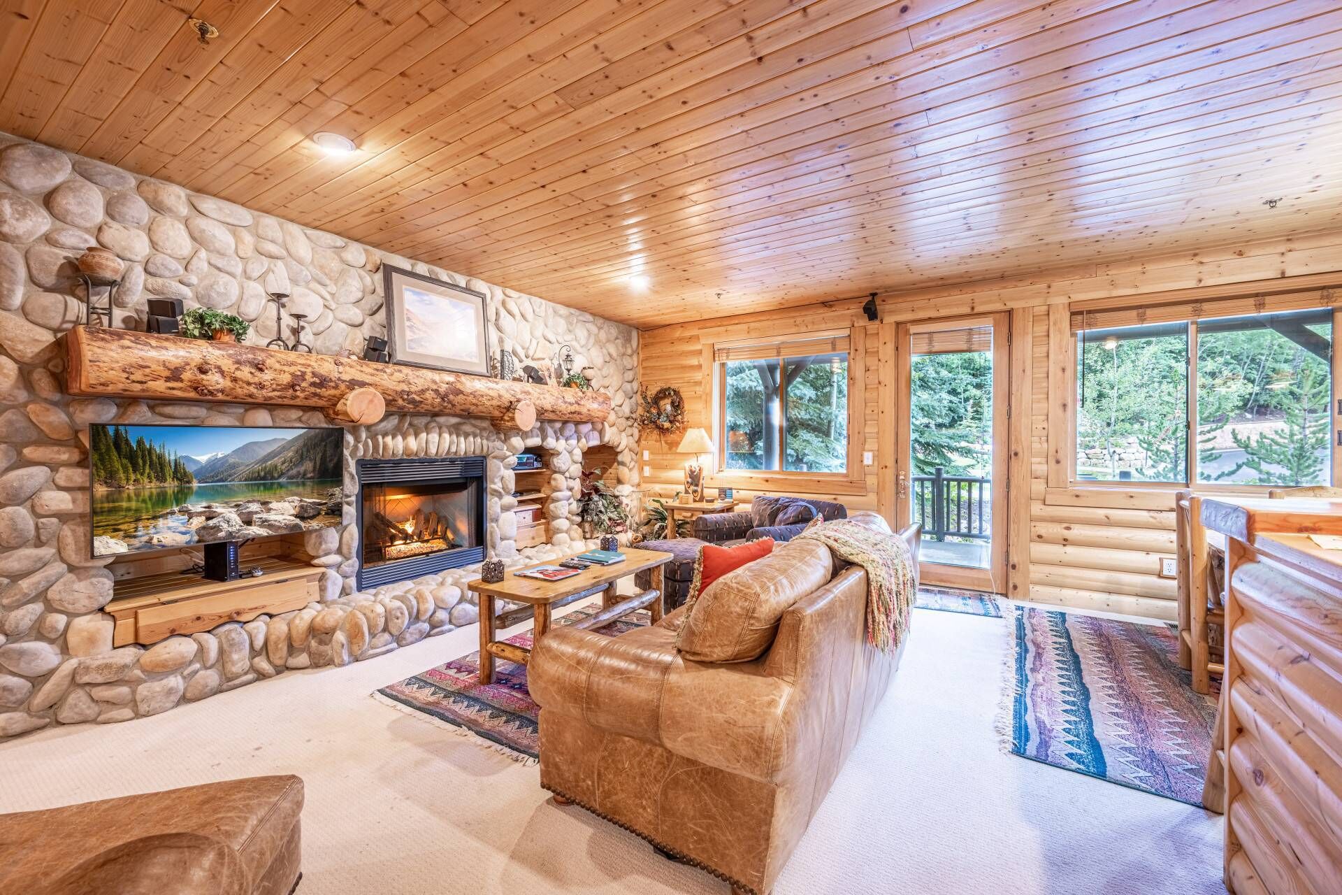 TV, fireplace, DVD player, stereo