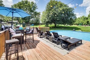 Outdoor dining - 'Hidden Paradise' on 5 Acres w/ Hot Tub & Deck! (Florissant)