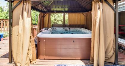 'Hidden Paradise' on 5 Acres w/ Hot Tub & Deck!