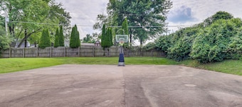 Gran Black Jack Home en 5. 3 Acres w / Pool + Hot Tub!
