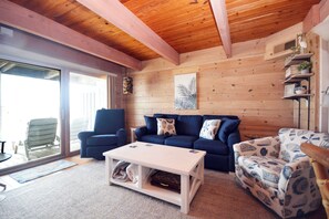 TV, fireplace, DVD player