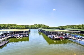 Marina - Lakefront Osage Beach Condo: Balcony & Pool Access (Osage Beach)