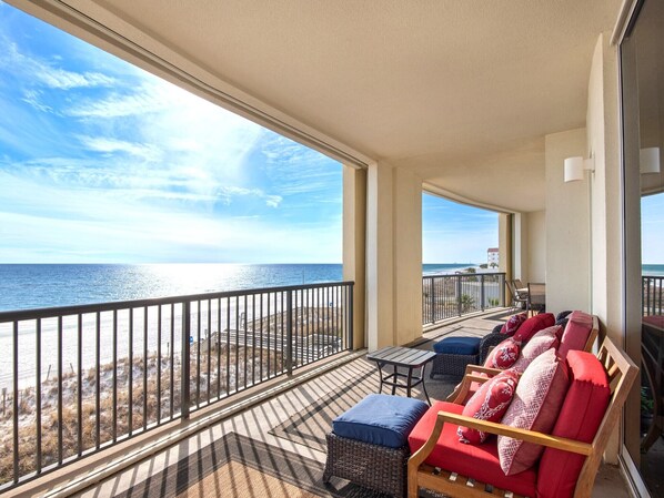Property grounds - Enjoy this Condo Directly on the Beach! GREAT view! Extended Balcony! (Fort Walton Beach)