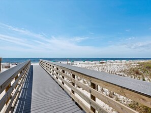 On the beach - Enjoy this Condo Directly on the Beach! GREAT view! Extended Balcony! (Fort Walton Beach)