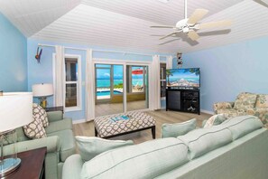 Flachbildfernseher, Stereoanlage, Drucker