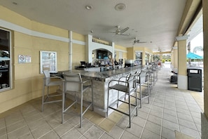 Bar (en la propiedad)