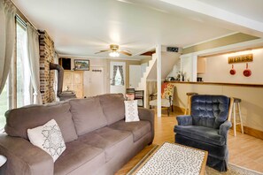 TV, books, stereo - Peaceful Fisherman's Paradise w/ Deck + Fire Pit! (Winthrop)