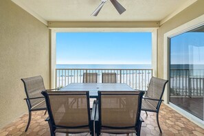 Outdoor dining - Marlin Key 3B ~ Outdoor Pool, Covered Parking, Gated Access + $400 in FREE Activities Daily ~ Zoo + (Orange Beach)