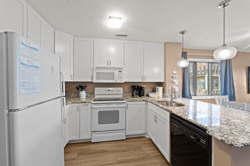 Beach Bum Oceanfront Condo à Admirals View III, à proximité de Kill Devil Hills Attractions