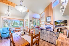 TV, fireplace, DVD player