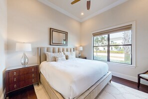 8 soverom, skrivebord, strykejern/-brett og wi-fi