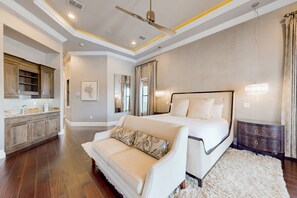 8 bedrooms, desk, iron/ironing board, WiFi