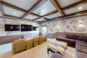 TV, videospill og DVD-spiller