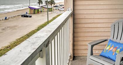 Beachfront Corpus Christi Condo w/ Deck & Views!