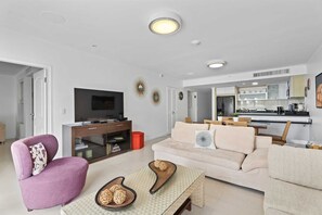 TV, lettore DVD, impianto stereo