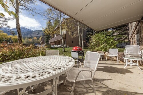 Teewinot A1: Teton Village- Impressive-Ground Fl- Pool/Hot Tub Access