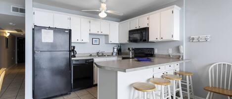 冰箱、微波炉、烤箱、洗碗机