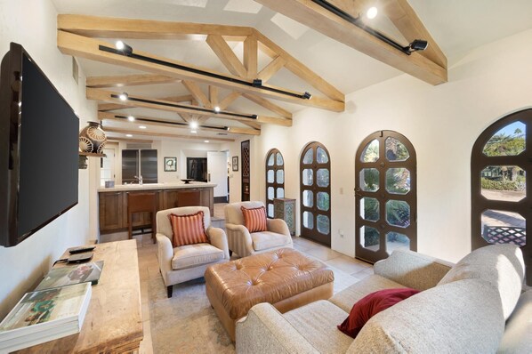 TV, fireplace - Experience Old Hollywood Glamour! Movie Colony Estate! Pool! Tennis Court! (Palm Springs)