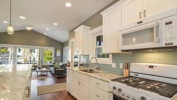 Cottage, 2 Bedrooms, Fireplace | Private kitchen | Full-sized fridge, microwave, oven, stovetop