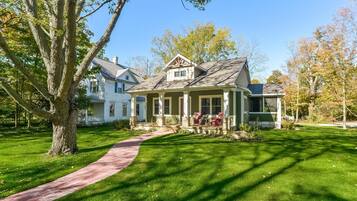 Khuôn viên nơi lưu trú