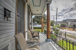 Terrace/patio - Walk to River, Tram & Zoo: Classic NOLA Home! (New Orleans)