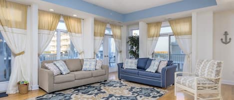 テレビ、DVD プレーヤー