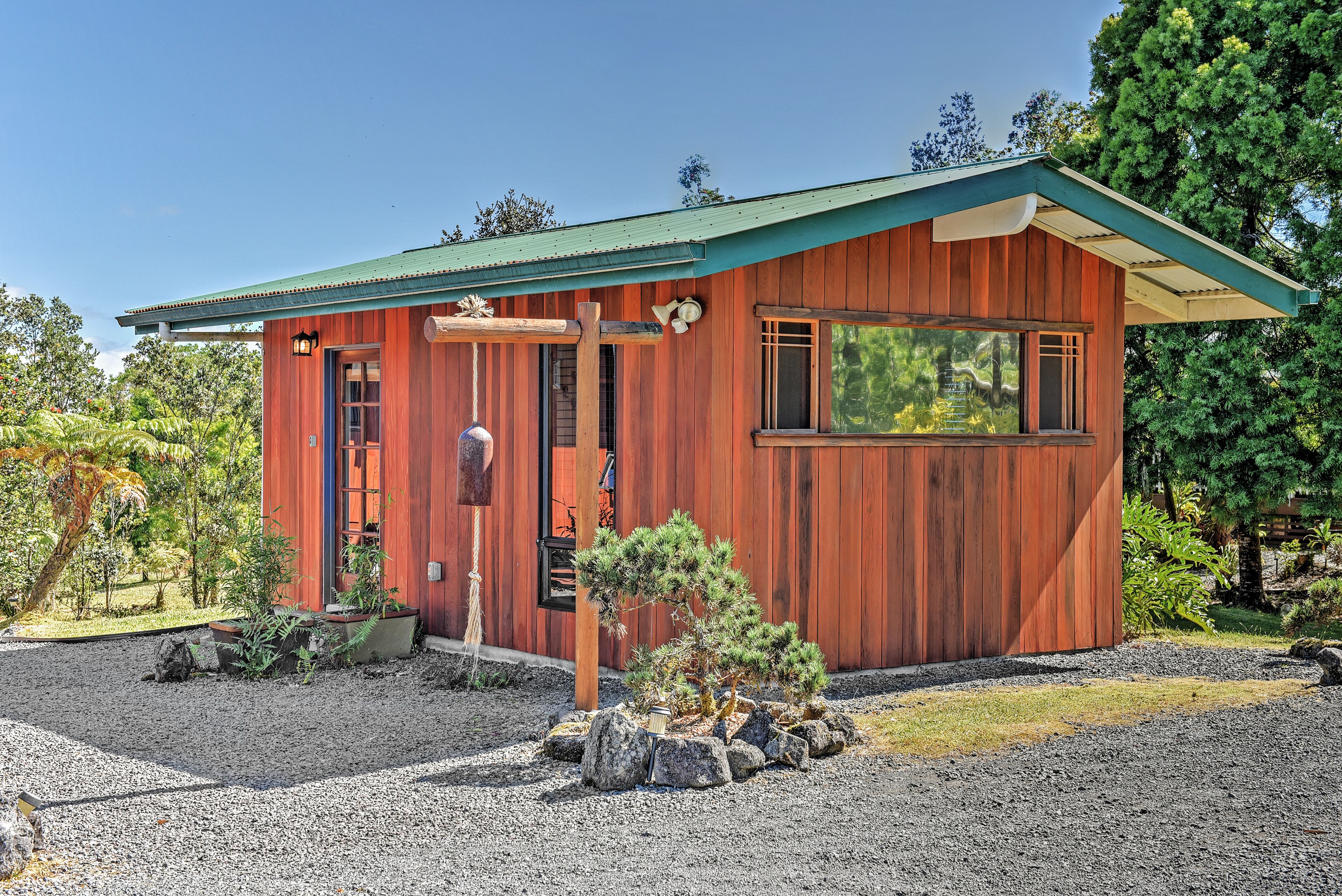 Cozy Volcano Studio w/ Phenomenal Rainforest Views