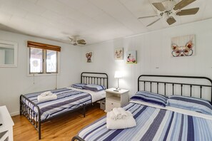 3 Schlafzimmer, Schreibtisch, Bügeleisen/Bügelbrett, Reisekinderbett