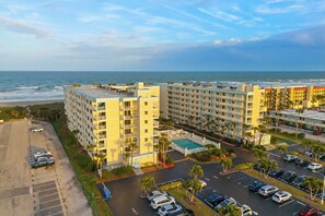 Exterior - Gorgeous Beach Condo Balcony, Heated Pool, Tennis Court & Family Fun (Cocoa Beach)