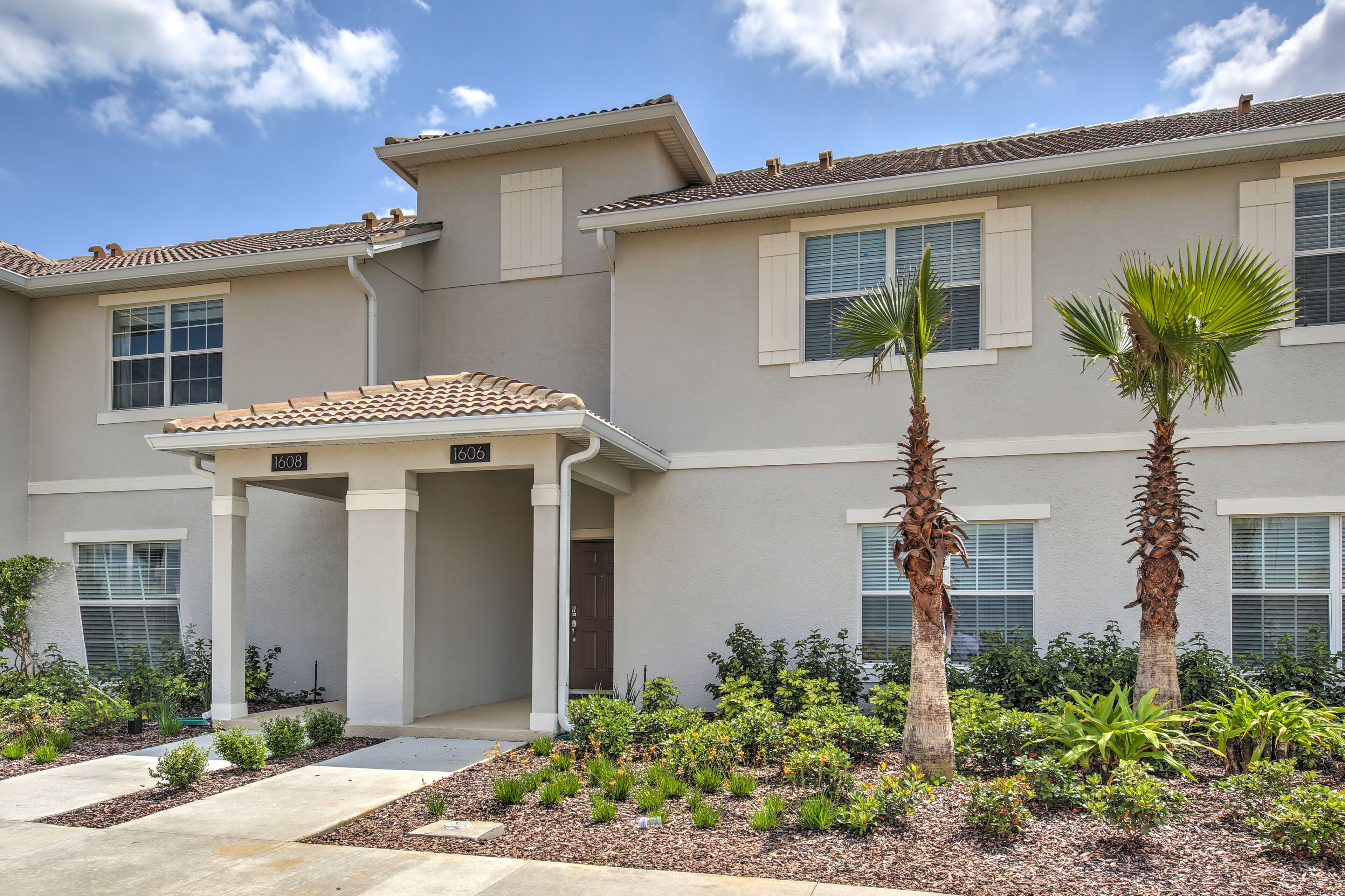 Luxurious Pool Townhouse minutes from Disney!