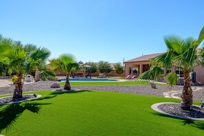 Property grounds - Expansive Vacation Home for your next AZ Vacation! Back yard PARADISE... (Phoenix)