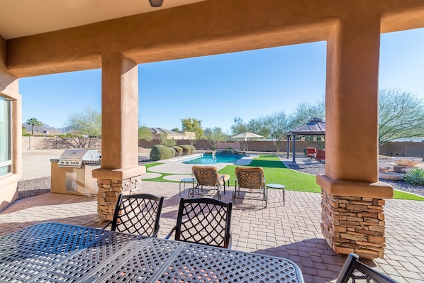 Outdoor dining