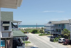 Property grounds - 3 BR Townhouse w Ocean Views near Johnnie Mercers (Wrightsville Beach)